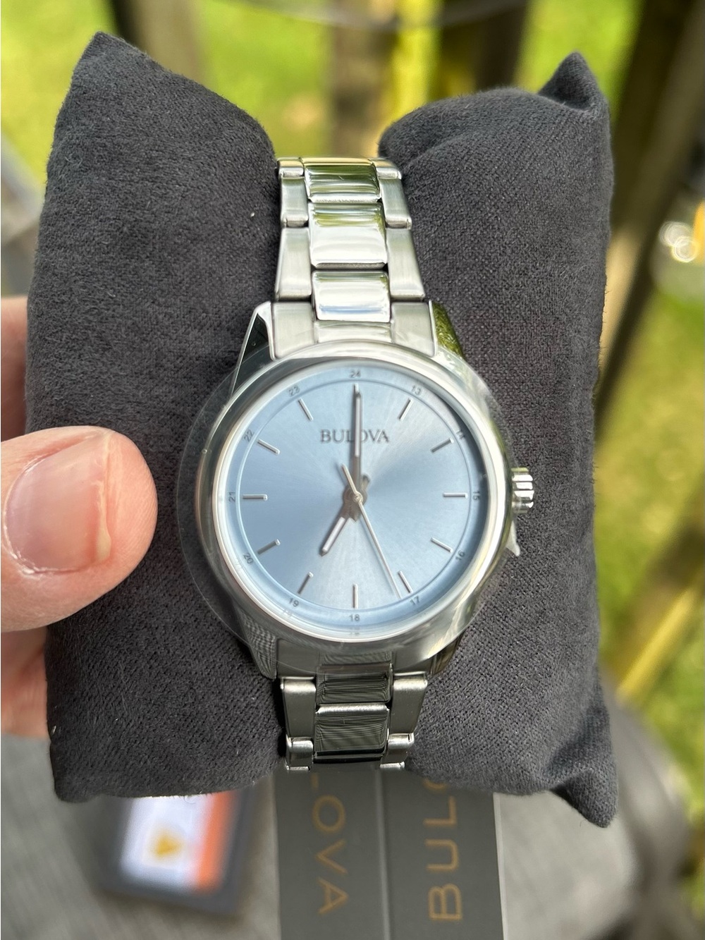 Bulova NIB Ladies Elegant Timeless Luxury Blue Dial Stainless Steel Bracelet. - Picture 6 of 8